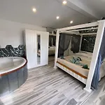 Paraiso Villa