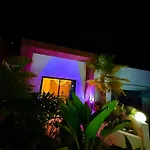 Villa Paraiso *